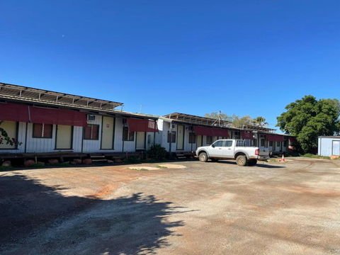 Royal Mail Hotel - Meekatharra - Northern Rivers Accommodation 1