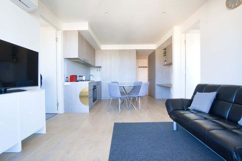 Rundle Retreat - 2BR Apartment With Stunning Views - Northern Rivers Accommodation 3