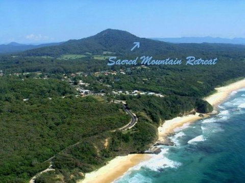 Sacred Mountain Retreat - Northern Rivers Accommodation 1