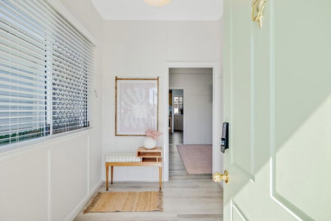 Sage Cottage! CBD Perfection! - Northern Rivers Accommodation 3