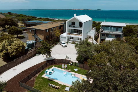 Sagres Queenscliff - Luxury House By The Beach - Northern Rivers Accommodation 1