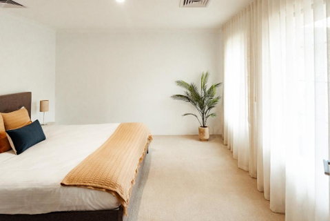 Salhus - Sleep In King Beds & Easy Walk To Town - Northern Rivers Accommodation 3