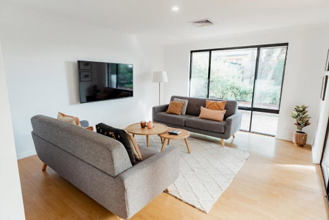 Salhus - Sleep In King Beds & Easy Walk To Town - Northern Rivers Accommodation 1
