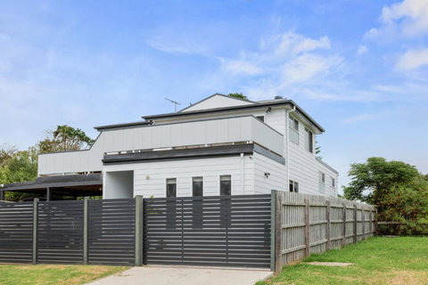 Sanctuary Lodge By Ready Set Stay - BYO LINEN & TOWELS - Northern Rivers Accommodation 2