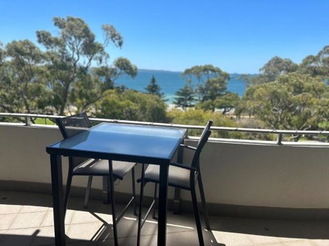 Rockingham Waterfront At Nautilus - Northern Rivers Accommodation 1