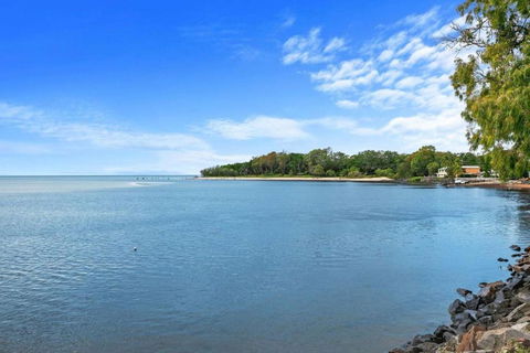 Sandbar On Moreton 5 Bedroom - Northern Rivers Accommodation 0