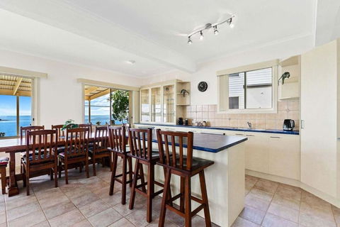 Sandbar On Moreton 5 Bedroom - Northern Rivers Accommodation 3