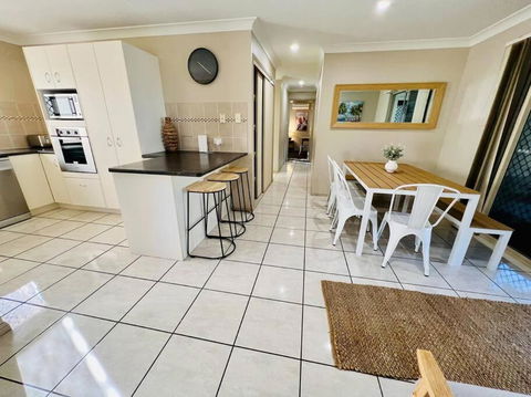 Sandstone Point Holiday Home - Northern Rivers Accommodation 1