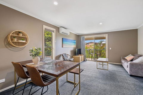 Sapphire Beach Poolside Retreat - Northern Rivers Accommodation 3