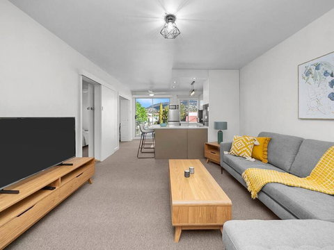 Sandy Bay Apartment With Hobart River View, Near UTAS - Stroll To Cafes And Shops - Northern Rivers Accommodation 2