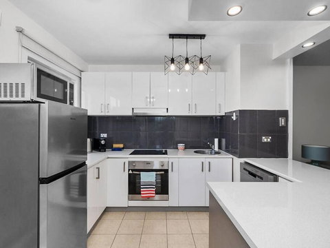 Sandy Bay Apartment With Hobart River View, Near UTAS - Stroll To Cafes And Shops - Northern Rivers Accommodation 3