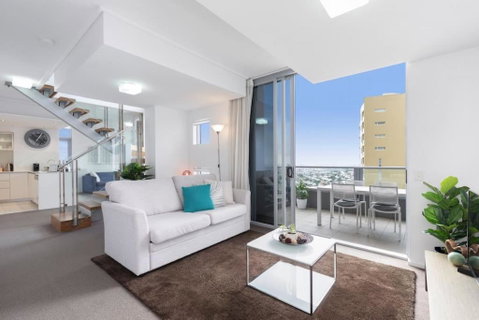 SK1 - 2 Level 2 Bedroom Skyline SkyHome - Northern Rivers Accommodation 3