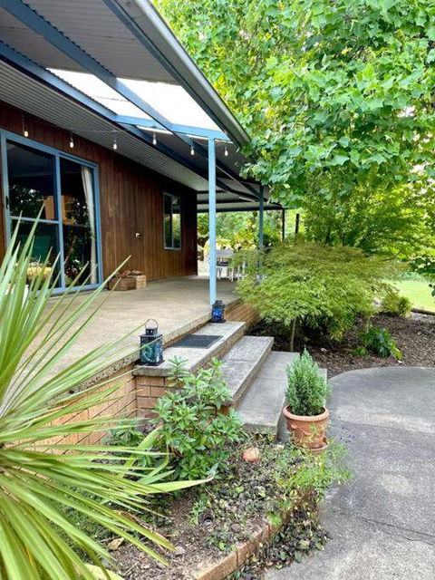 Snowy Valleys Iconic Stay - Moonshiner Cottage @ Distillery - Northern Rivers Accommodation 1