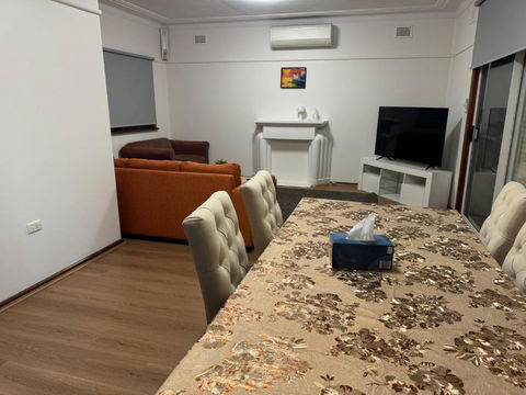 Spacious 2 Bedroom Family House In Seven Hills - Free Parking - Northern Rivers Accommodation 2