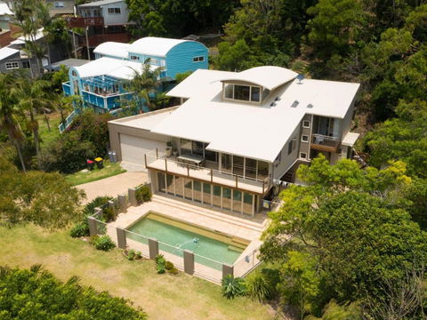 Stanwell Beach Glass House - Northern Rivers Accommodation 1