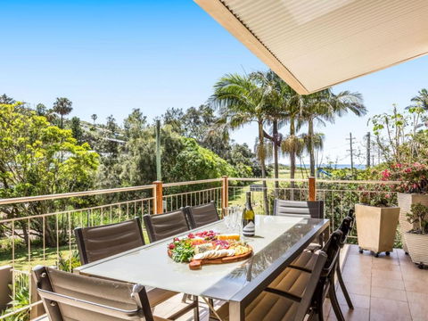 Stanwell Beach Glass House - Northern Rivers Accommodation 2