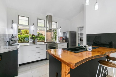 Sunset Estate In Mount Osmond - Northern Rivers Accommodation 2