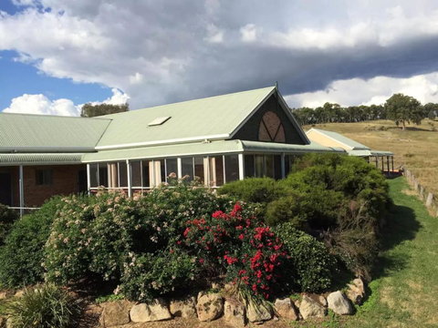 Tarcutta Retreat - Northern Rivers Accommodation 0