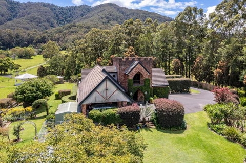 The Castle At Bonville - Northern Rivers Accommodation 1
