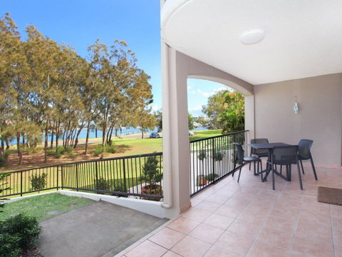 Beachport 14 - 2 BDRM Apt With Canal Views On Parkyn Pde - Northern Rivers Accommodation 0