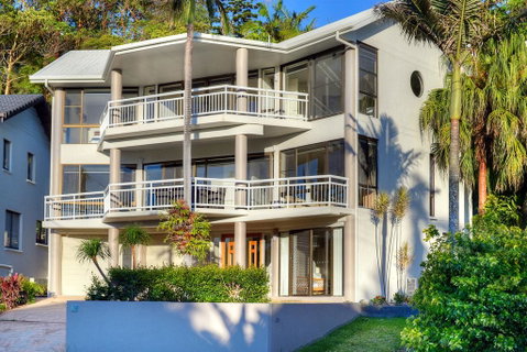 BEACHSIDE MANOR - Walk To The Beach - Northern Rivers Accommodation 0