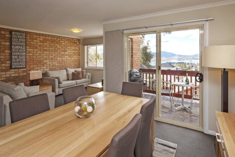 Beloka 9 - Overlooking Lake Jindabyne - Northern Rivers Accommodation 3