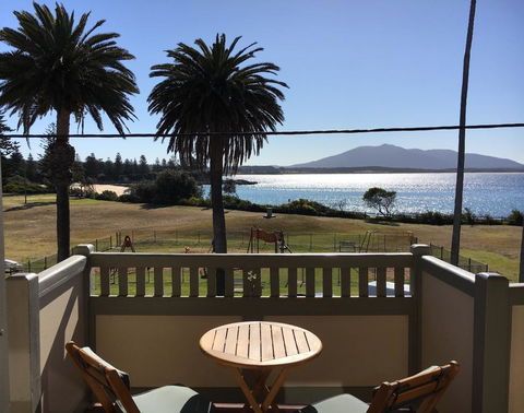 Bermagui Beach Hotel - Northern Rivers Accommodation 0