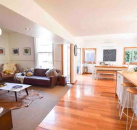 Best Location in Hobart Luxury 4 bedroom with stunning views - Northern Rivers Accommodation