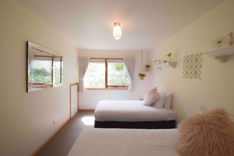 Best Location In Hobart! Luxury 4 Bedroom With Stunning Views - Northern Rivers Accommodation 3