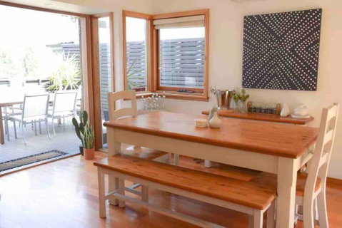 Best Location In Hobart! Luxury 4 Bedroom With Stunning Views - Northern Rivers Accommodation 2