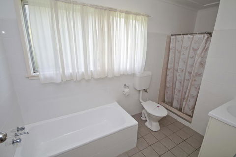Billy's On Main, 44 Main Street - Northern Rivers Accommodation 1