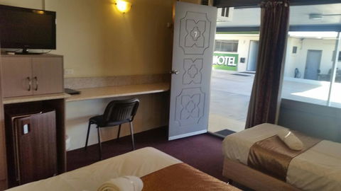 Biloela Centre Motel & Steakhouse Restaurant - Northern Rivers Accommodation 2