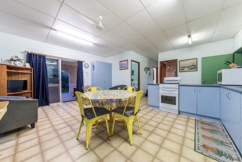 Birdsong House- Dingo Beach - Northern Rivers Accommodation 3