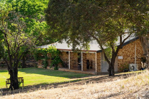 Blickinstal Barossa Valley Retreat - Northern Rivers Accommodation 3
