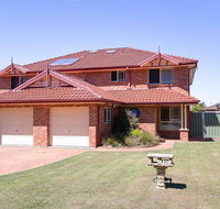 Blue Bay 83a Rocky Point Road - Foxtel  air conditioning downstairs - Northern Rivers Accommodation