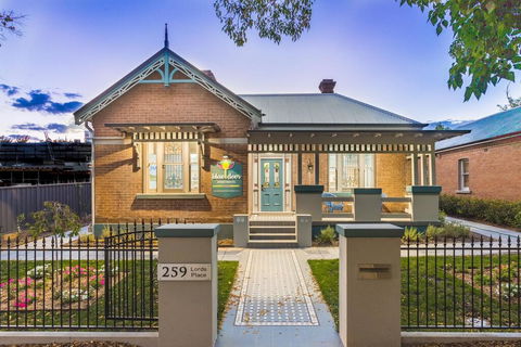 Blue Door Apartments Heritage Charm In CBD - Northern Rivers Accommodation 0