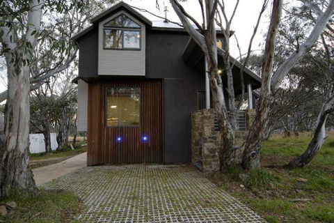 Blue Ice - Northern Rivers Accommodation 0