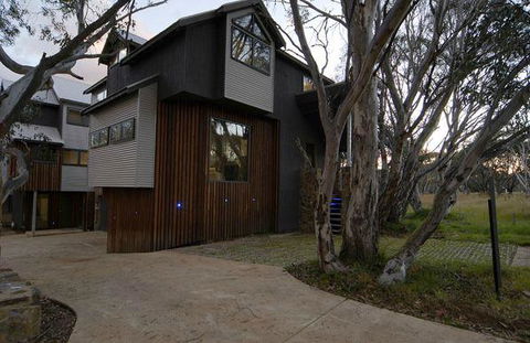 Blue Ice - Northern Rivers Accommodation 1