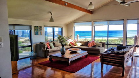 Blue Ocean Haven - Peppermint Grove Beach WA - Northern Rivers Accommodation 1