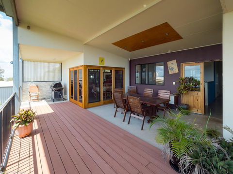 Blue Water Retreat - Upstairs - Northern Rivers Accommodation 0