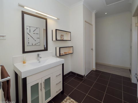 Blue Water Retreat - Upstairs - Northern Rivers Accommodation 2