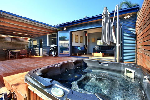 Bluetongue @ Culburra - Pet Friendly - 4 Mins To Beach - Northern Rivers Accommodation 1