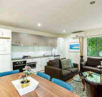 Bluewater 1 - Rainbow Shores Amazing Location Easy Walk To Beach Pool Aircon Outdoor spa - Northern Rivers Accommodation