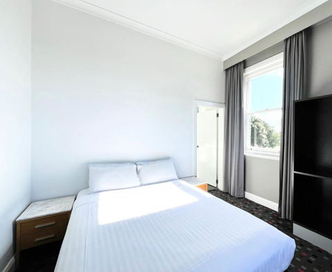The Sunnyside Tavern, Broadmeadow - Northern Rivers Accommodation 0
