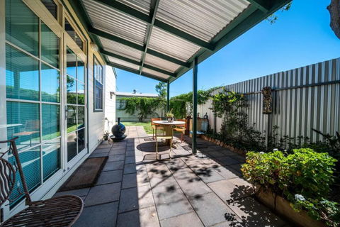 The Spotted Cow,city Fringe,pet Friendly-Free Wine - Northern Rivers Accommodation 3
