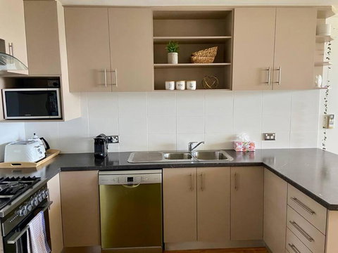 The Swan - Park & River Views Next To Perth Zoo - Northern Rivers Accommodation 1