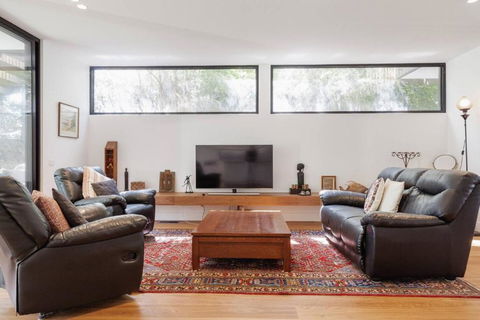 Ti Tree House - Live Like A Bonbeach Local - Northern Rivers Accommodation 1