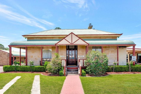 Warwick Settlers Inn - Northern Rivers Accommodation 3