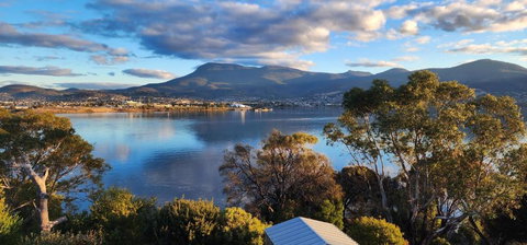 Waterfront Abode - 2 Bedrooms - Northern Rivers Accommodation 0