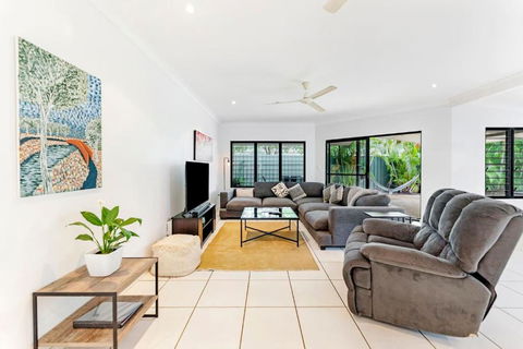 Ah Mat Bungalow - Tropical Darwin Stay With Pool - Northern Rivers Accommodation 2